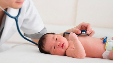 Bố mẹ có thể làm gì để giảm nguy cơ bé bị tim bẩm sinh?