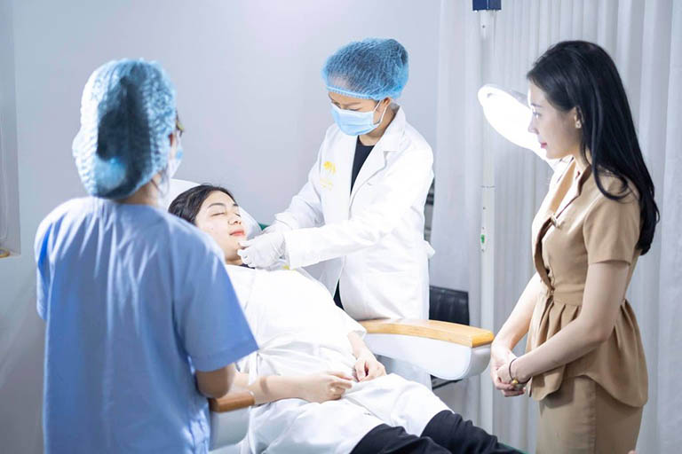 TOP bác sĩ thẩm mỹ giỏi, uy tín và nổi tiếng tại TP.HCM